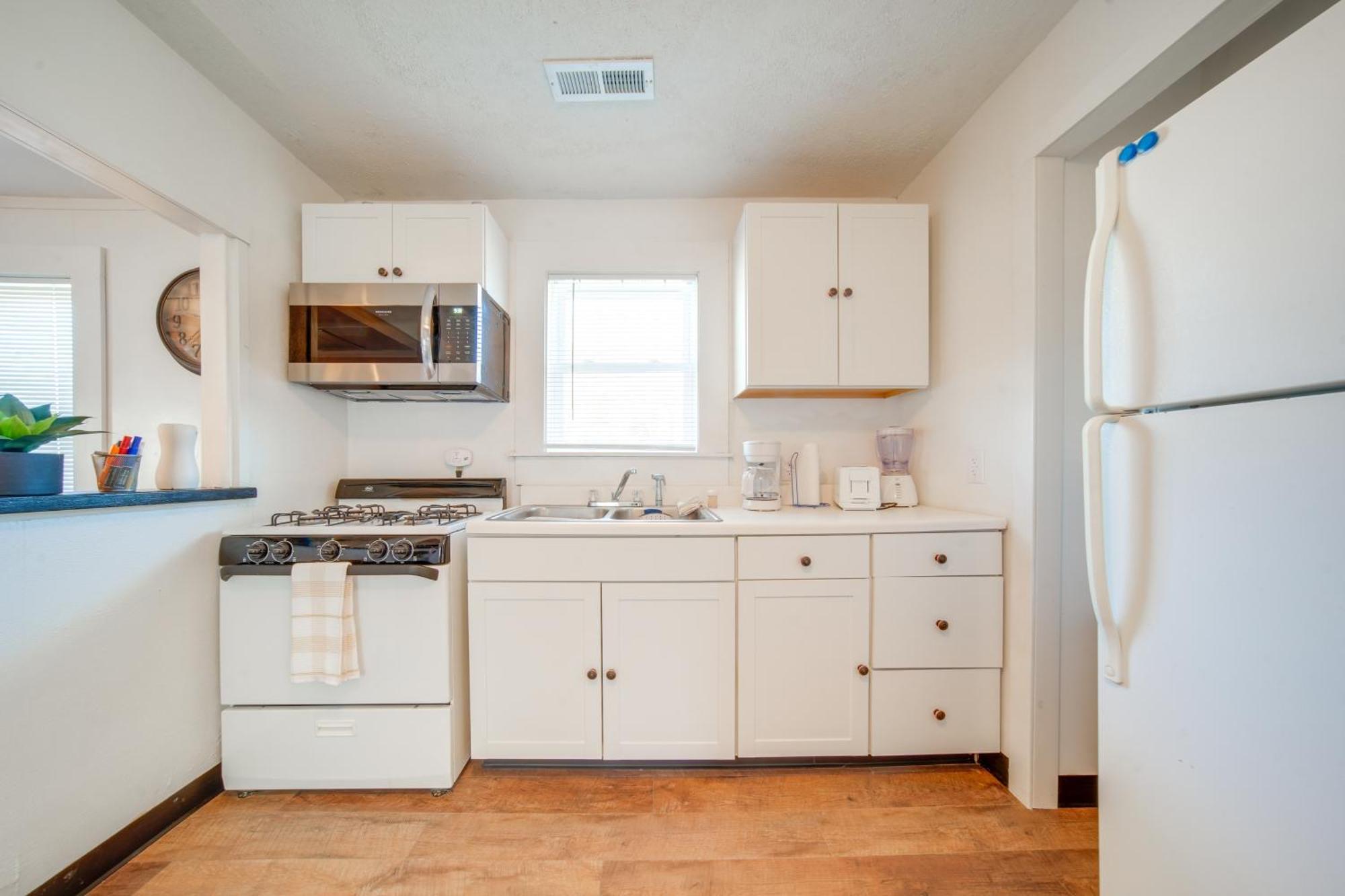 Charming Cottage With Yard Less Than 1 Mi To Lake Erie! 제네바 외부 사진
